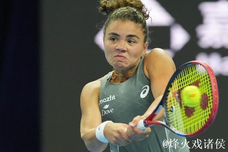 中网综述:辛纳登顶 女单赛场冷门迭起 中网综述:辛纳登顶 女单赛场冷门迭起