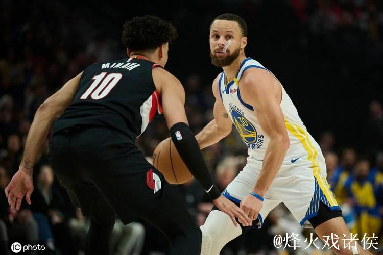 勇士22分狂胜开拓者,终结三连败迎来赛季首胜 勇士22分狂胜开拓者,终结三连败迎来赛季首胜