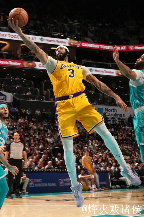 浓眉狂砍42+23詹皇贡献22+7+8 湖人击败黄蜂豪取4连胜 浓眉狂砍42+23詹皇贡献22+7+8 湖人击败黄蜂豪取4连胜